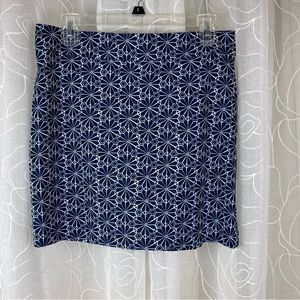 NWT Woman’s Izod Golf wicking stretch navy white Skort size 4